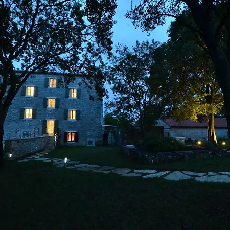 Nyaraló Tranquil Getaway With Shared Pool In - One Bedroom *