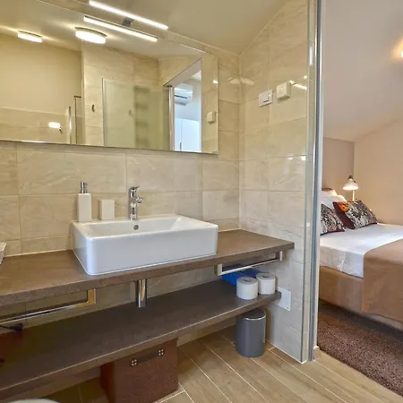 Nyaraló Tranquil Getaway With Shared Pool In - One Bedroom *
