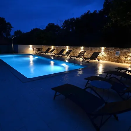 Tranquil Getaway With Shared Pool In - One Bedroom Semesterbostad Bale