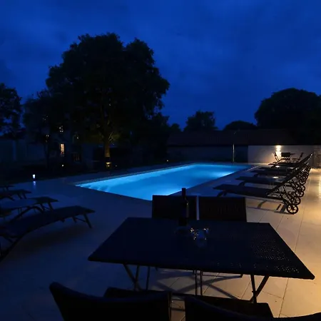 Tranquil Getaway With Shared Pool In - One Bedroom