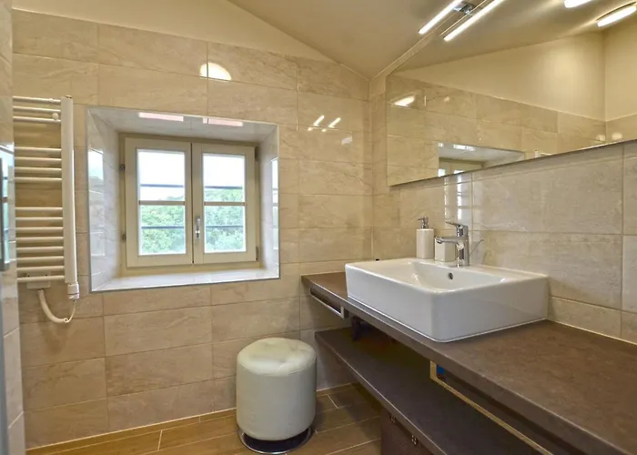 別荘 Tranquil Getaway With Shared Pool In - One Bedroom ベール