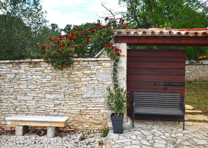 Tranquil Getaway With Shared Pool In - One Bedroom