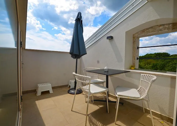 Tranquil Getaway With Shared Pool In - One Bedroom * ベール