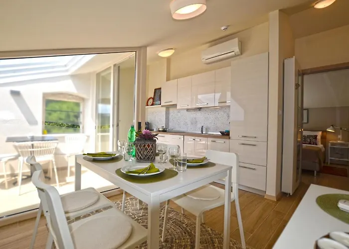 別荘 Tranquil Getaway With Shared Pool In - One Bedroom