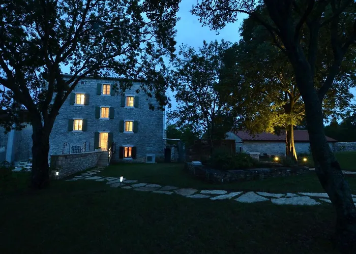 別荘 Tranquil Getaway With Shared Pool In - One Bedroom *