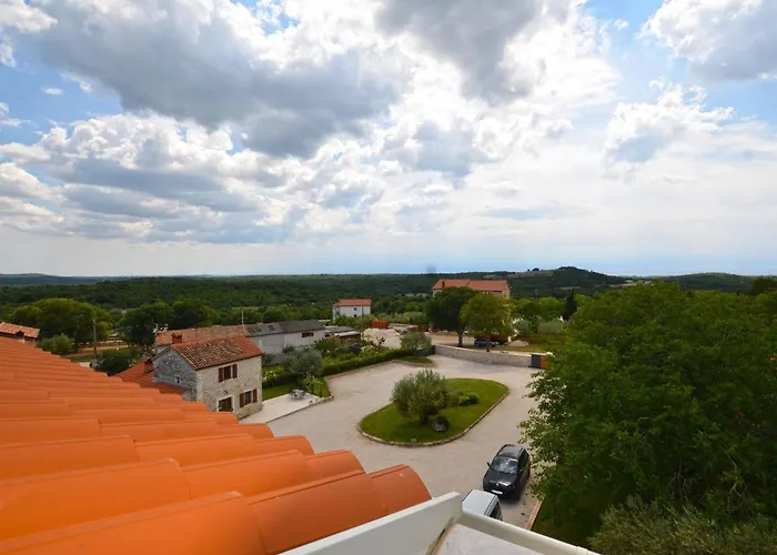 別荘 Tranquil Getaway With Shared Pool In - One Bedroom ベール