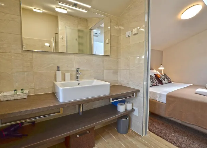 別荘 Tranquil Getaway With Shared Pool In - One Bedroom *