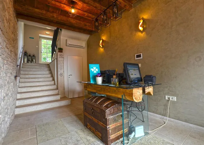 Tranquil Getaway With Shared Pool In - One Bedroom 別荘 *